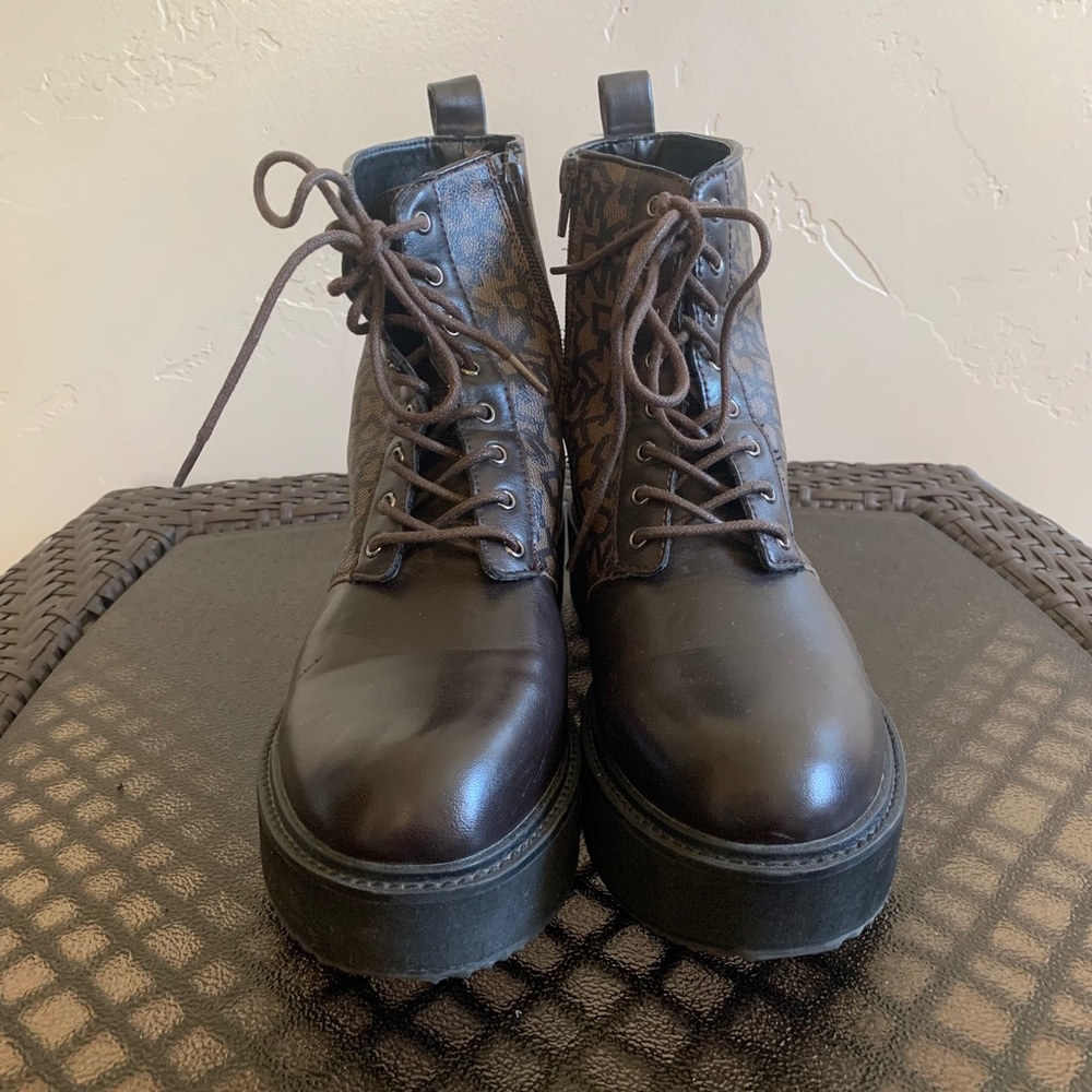DKNY Roselyn lace up platform ankle boots size 8M